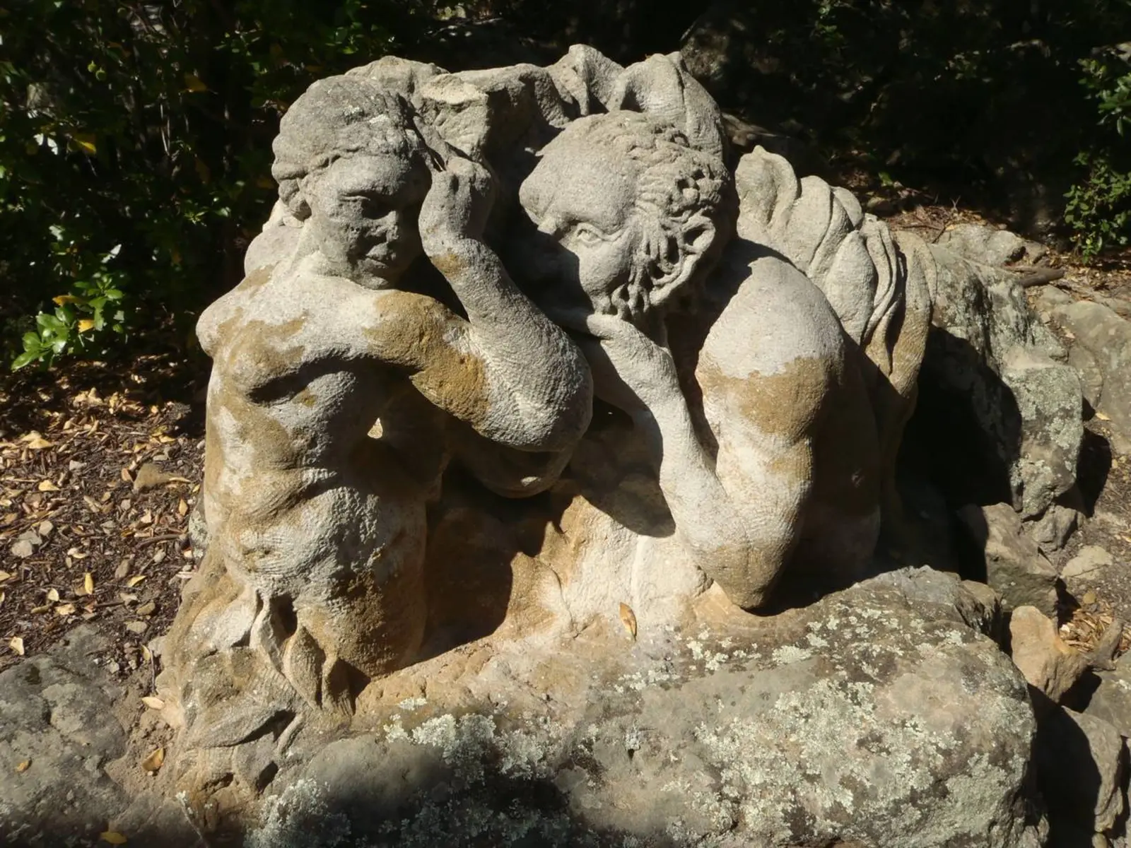 Sculptures sur rochers de la Forêt enchantée à Villeneuvette