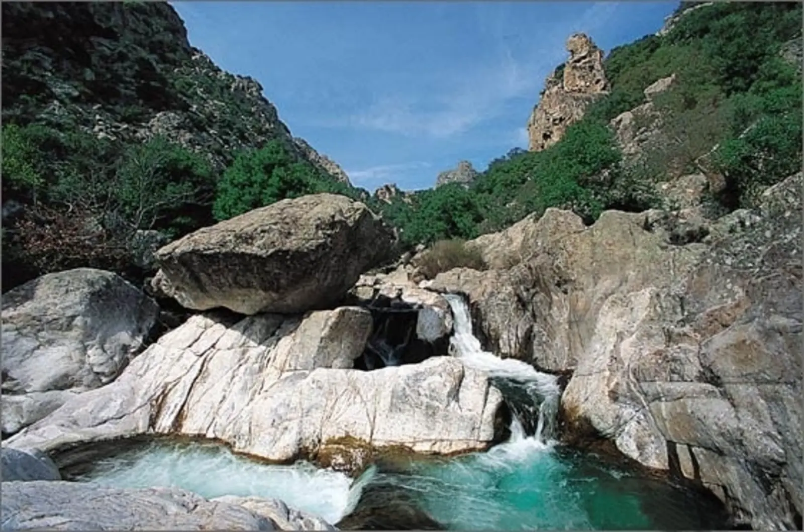 Gorges d'Héric, vasques naturelles au pied du Caroux