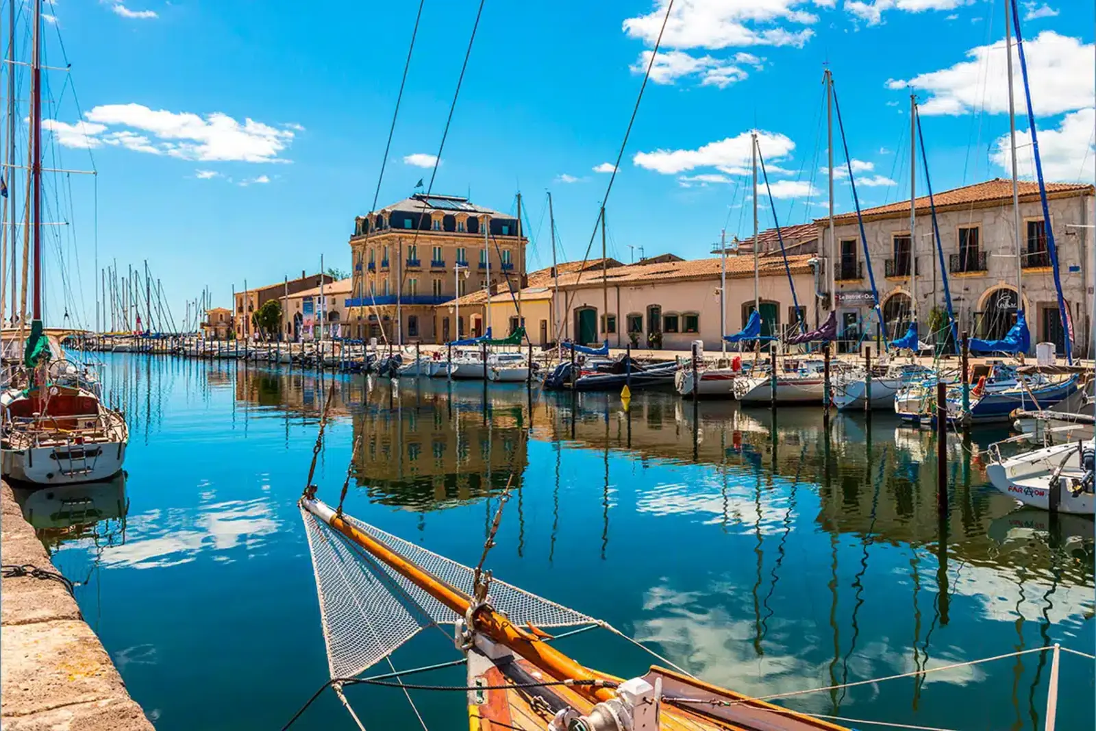 Port pittoresque de Marseillan sur l'étang de Thau